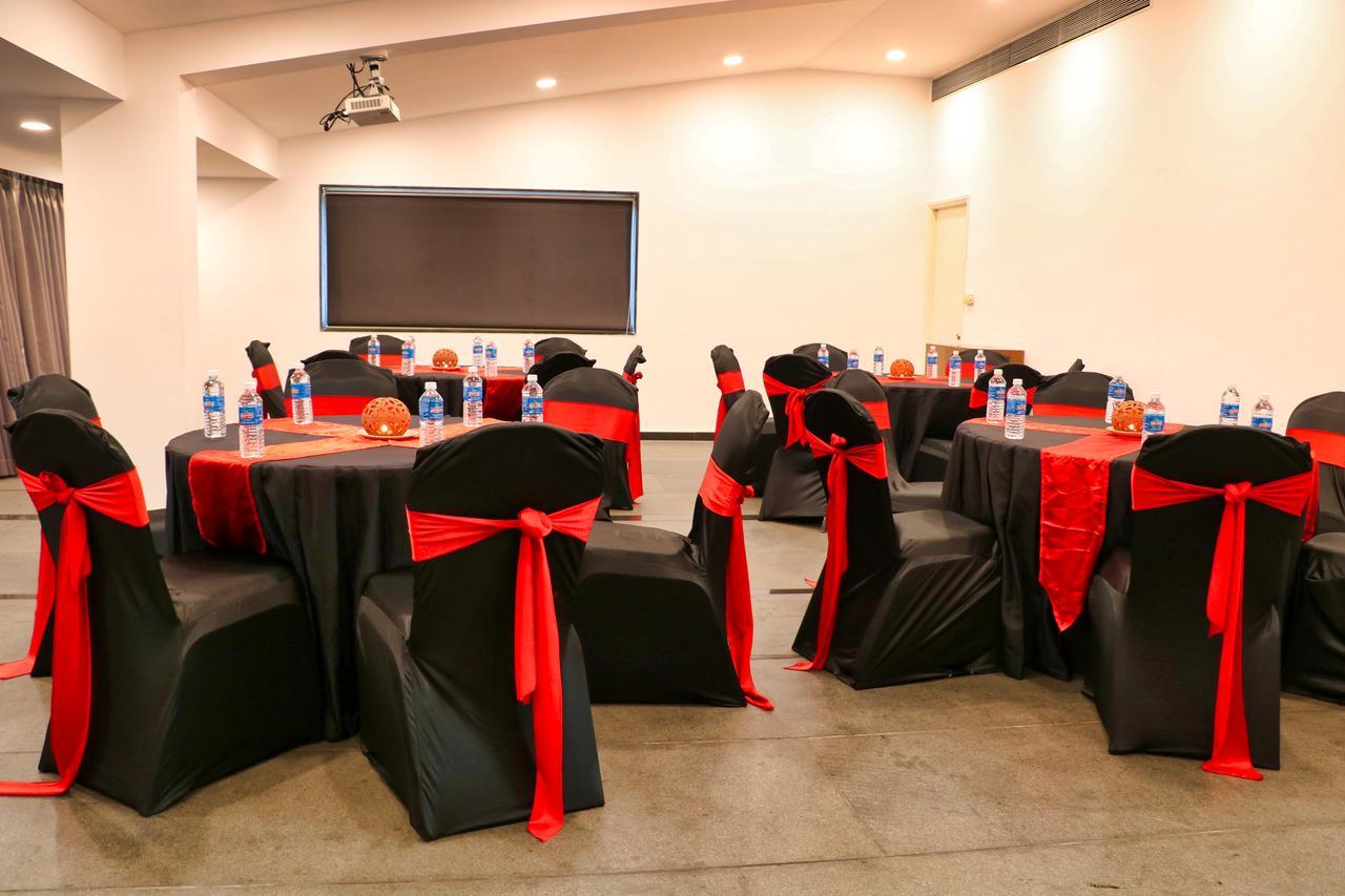 The Fern Residency, Miramar Hotel Panaji Ngoại thất bức ảnh